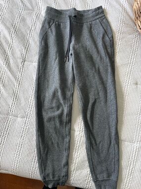 Lululemon Scuba High-Rise Jogger Dark Grey size 4